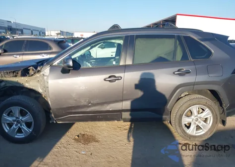 2021 Toyota Rav4 Xle из США, поврежденный, VIN 2T3W1RFV6MW174431